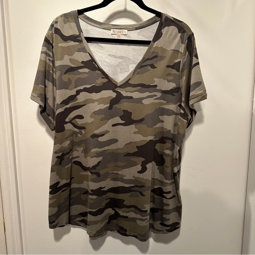Camo V-Neck Short Sleeve Tee